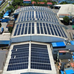 hệ thống điện mặt trời nhà máy Bao bì Bút sơn trên cấu trúc mái vòm