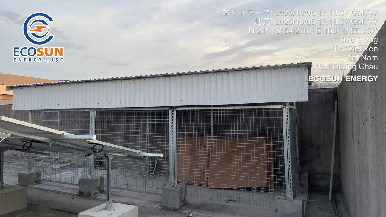 nha-bien-tan-Inverter-Huawei-SUN2000-100KTL-M2-du-an-dien-mat-troi-bac-giang Nhà biến tần tại Hệ khung móng, giá đỡ tại dự án Điện mặt trời Bắc Giang