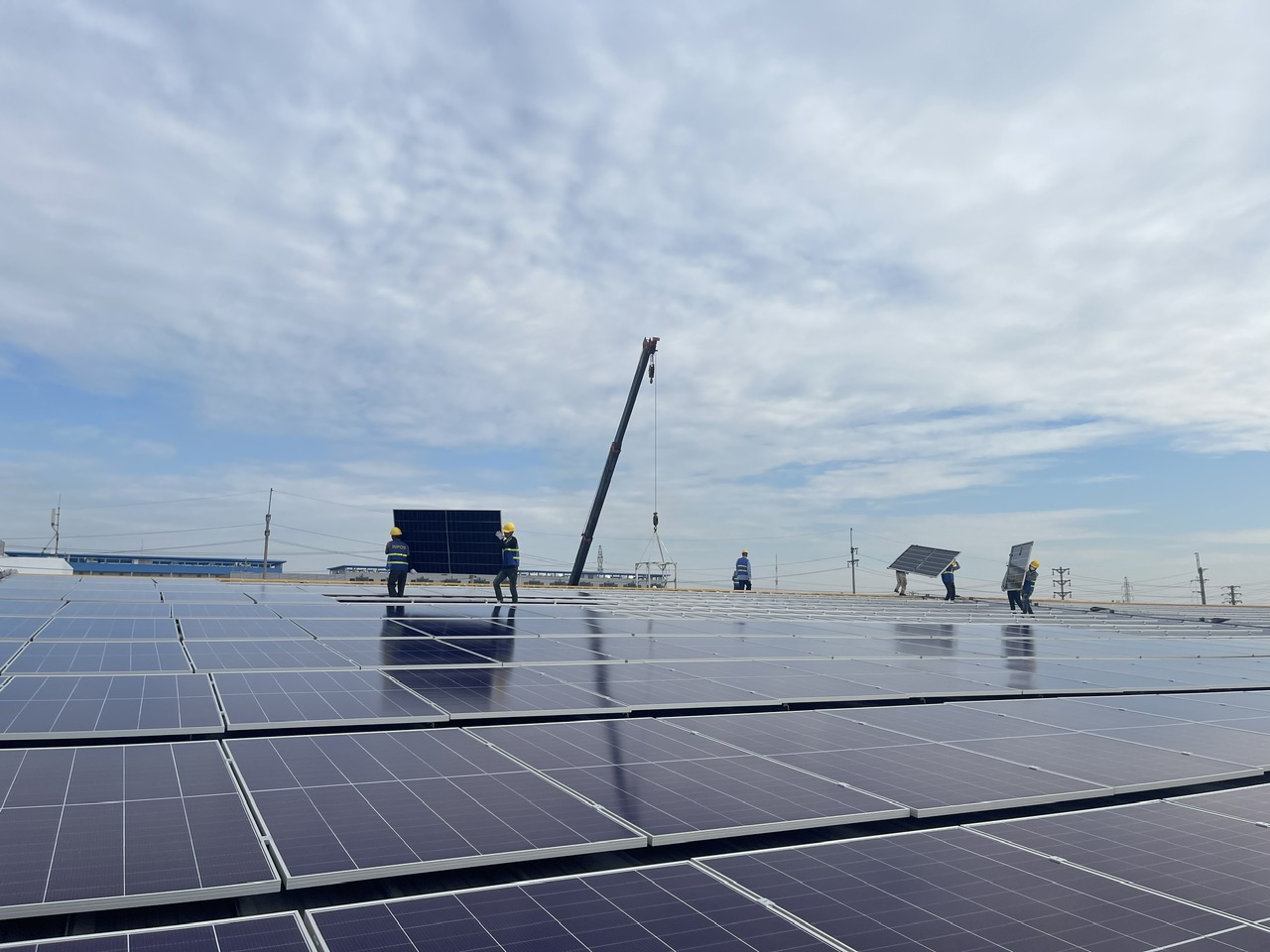 Lắp đặt hệ thống điện mặt trời ESCO cùng Ecosun